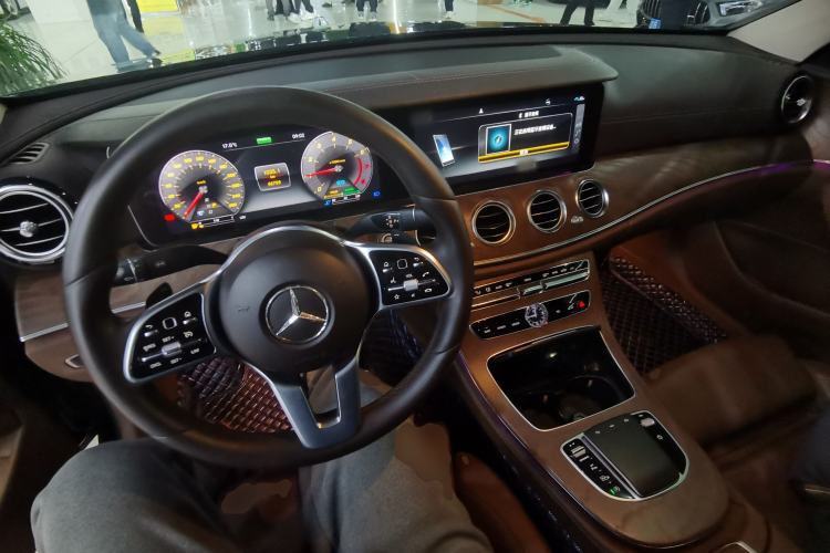 Used Mercedes-Benz E-Class 2019 E 260 L
