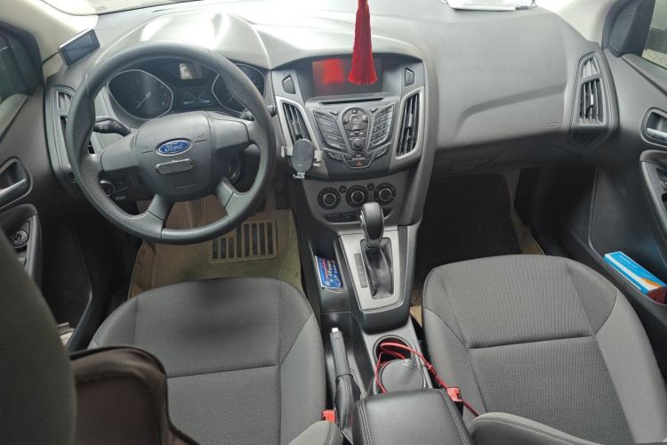 Used Ford Focus 2012 Hatchback 1.6L Automatic Comfort Model Center Console