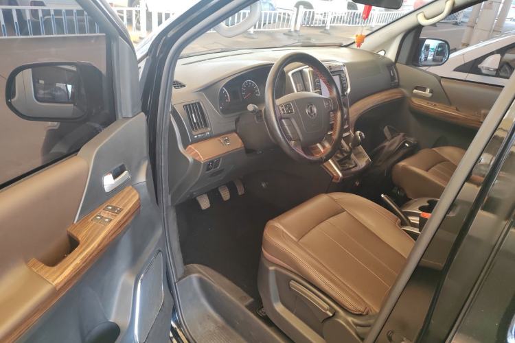 Used FORTHING Lingzhi PLUS 2021 2.0L Manual Luxury 7-Seater Driver Seat