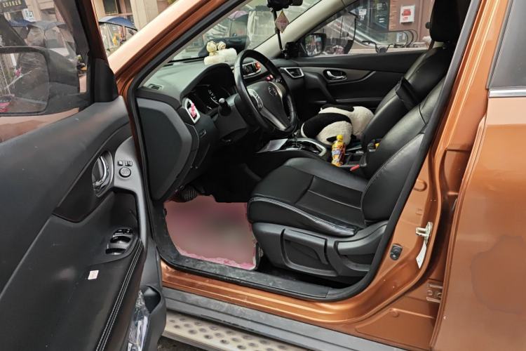 Used Nissan X-Trail 2015 2.0L CVT Comfort MAX Edition 2WD
