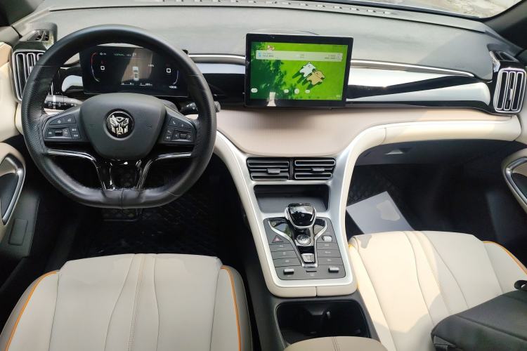 Used BYD Song Pro New Energy 2023 Champion Edition DM-i 71KM Leading Model Center Console