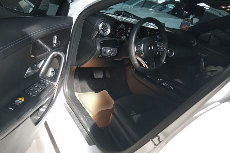Used Mercedes-Benz A-Class 2022 Revised Version A 200 L Sport Sedan Fashionable Style