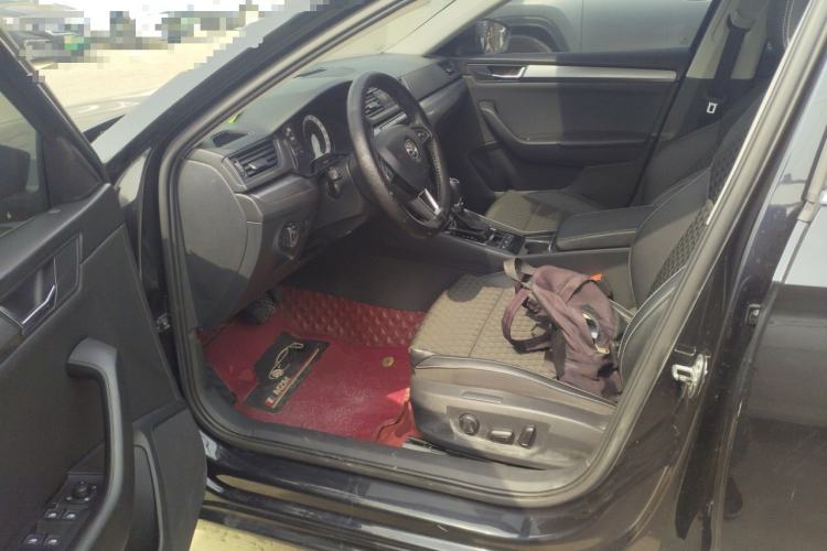 Used Skoda Superb 2018 TSI330 DSG Comfort Edition China V Standard Driver Seat