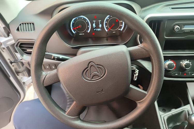 Used CHANGAN KAICHENG Ruixing M60 2023 1.5L GDI Comfort-Class Passenger Vehicle 6/7 Seats Steering Wheel