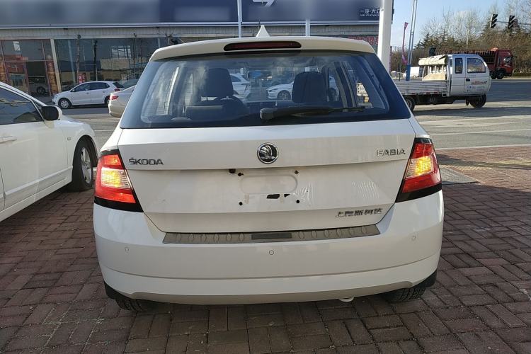 Used Skoda Fabia 2016 1.4L Automatic Car Enjoy Edition