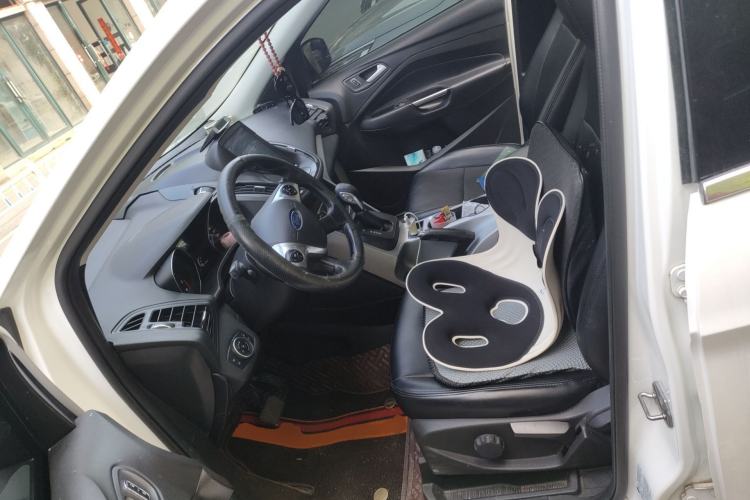 Used Ford Kuga 2015 1.5L GTDi Two-Wheel-Drive Comfort Model
