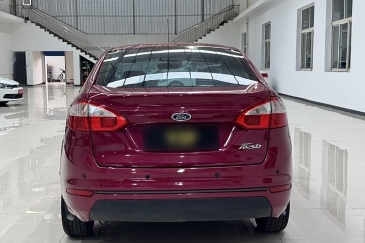 Used Ford Fiesta 2013 Sedan 1.5L Manual Fashion Edition

