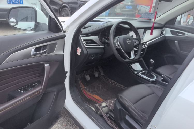 Used Changan CS35PLUS 2019 1.6L Manual E-Link Upgrade Edition
