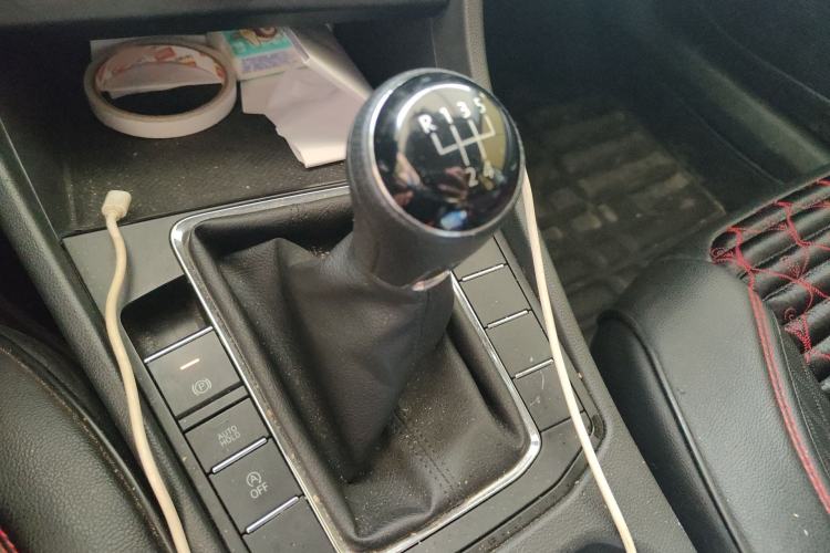 Used Volkswagen Bora 2019 Revised Version 1.5L Manual Fashion Edition China VI Standard Gear Lever
