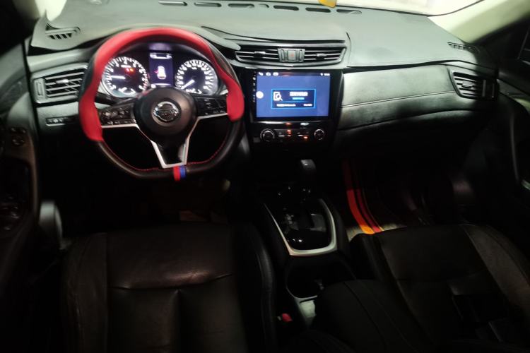 Used Nissan X-Trail 2017 2.0L CVT Comfort Edition 2WD Center Console