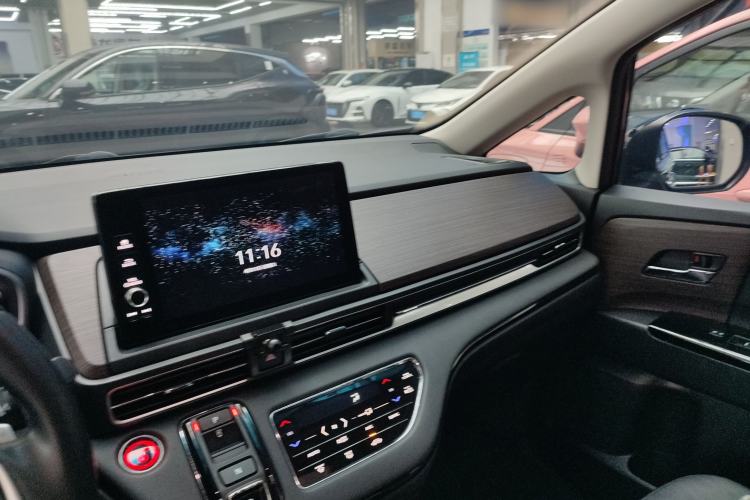 Used Honda Odyssey 2022 2.0L eHEV Sharp Enjoyment Edition Center Console