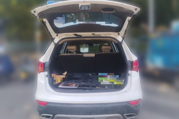 Used Hyundai Santa Fe 2013 2.4L Automatic 4x4 Smart Version Trunk