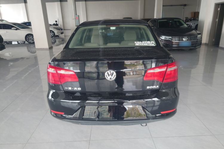 Used Volkswagen Bora 2014 1.6L Manual Fashion Edition
