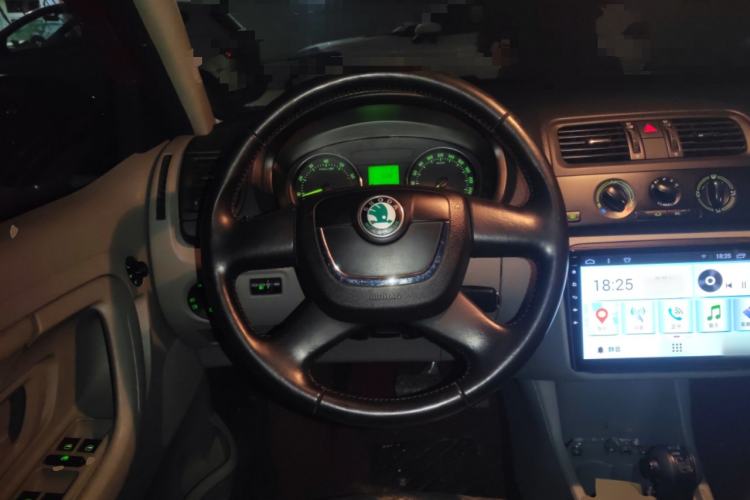 Used Skoda Fabia 2012 1.4L Automatic Crystal Edition
