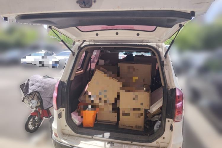 Used Jinbei 750 2016 1.5L e-Drive Version Trunk