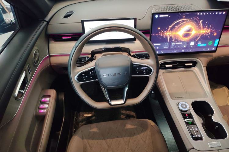 Used Chery Tiggo 8 PLUS C-DM 2025 1.5T 116 km Prestige Version 5 Seats
