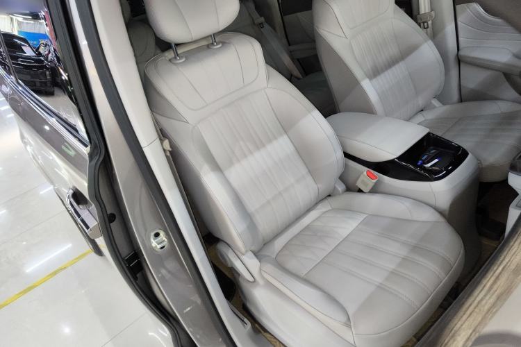 Used Roewe iMAX8 2023 400TGI Elite Edition
