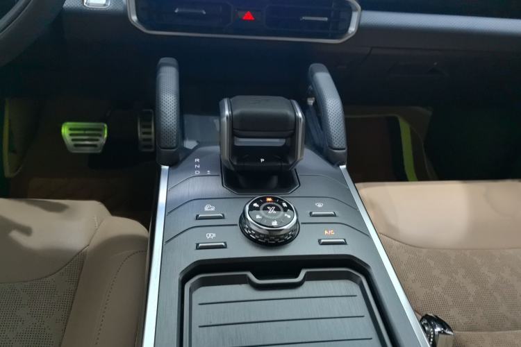 Used JETOUR Traveler 2023 2.0T All-Wheel Drive CrossPRO+
