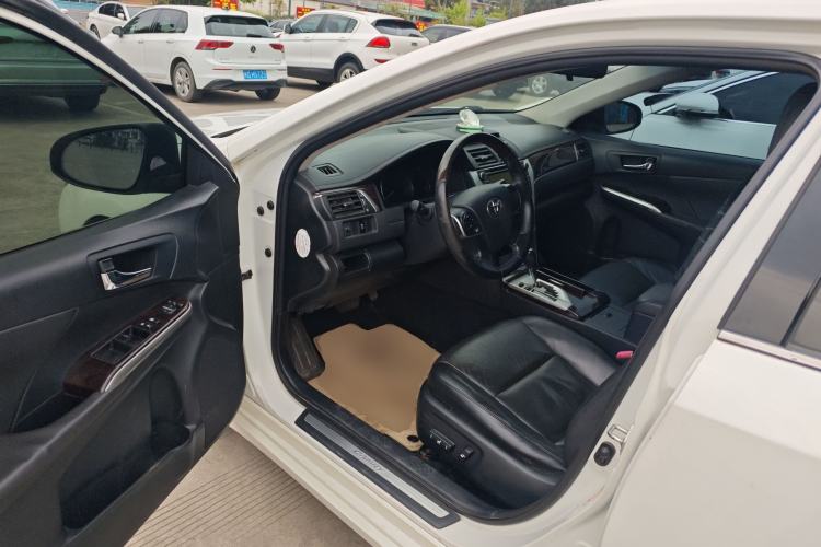 Used Toyota Camry 2015 2.0G Premier Edition Driver Seat