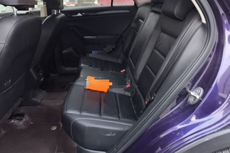 Used Volkswagen T-ROC 2019 280TSI DSG Two-Wheel Drive Comfort Version China VI Standard Left Rear Seat