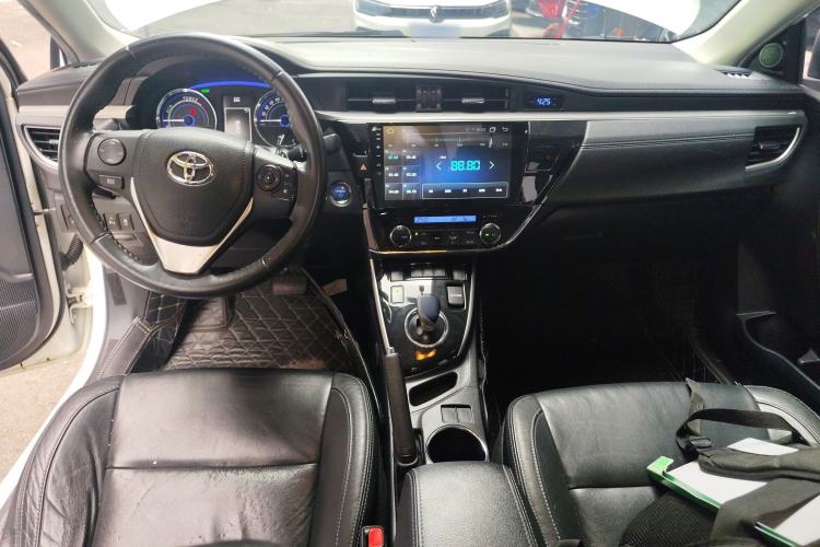 Used Toyota Corolla 2016 Dual-Engine 1.8L E-CVT Elite Edition Center Console