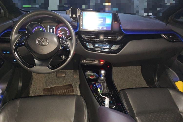 Used Toyota IZOA 2018 2.0L Yichi Version China VI Standard
