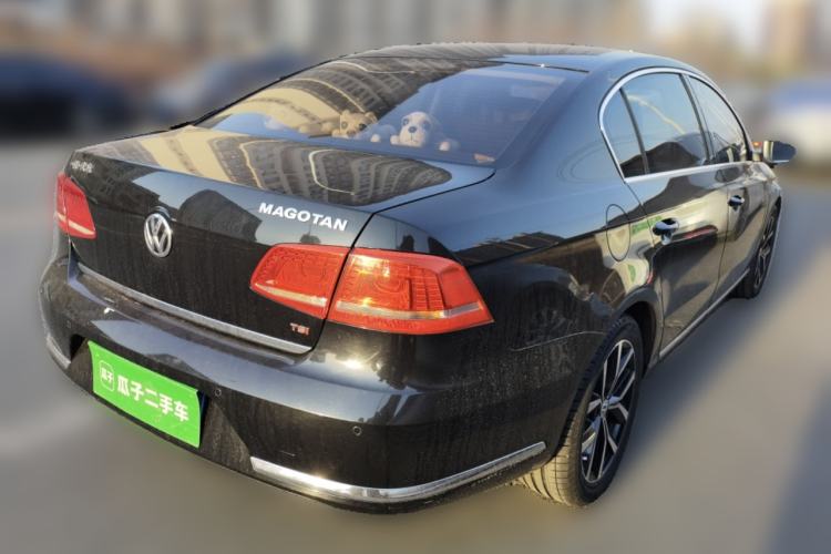 Used Volkswagen Magotan 2013 2.0 TSI Luxury Model Rear Right 45 Deg