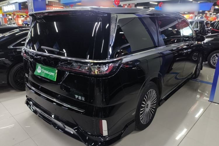 Used VOYAH Dream 2025 PHEV Four-Wheel Drive Prestige Kunpeng Edition
