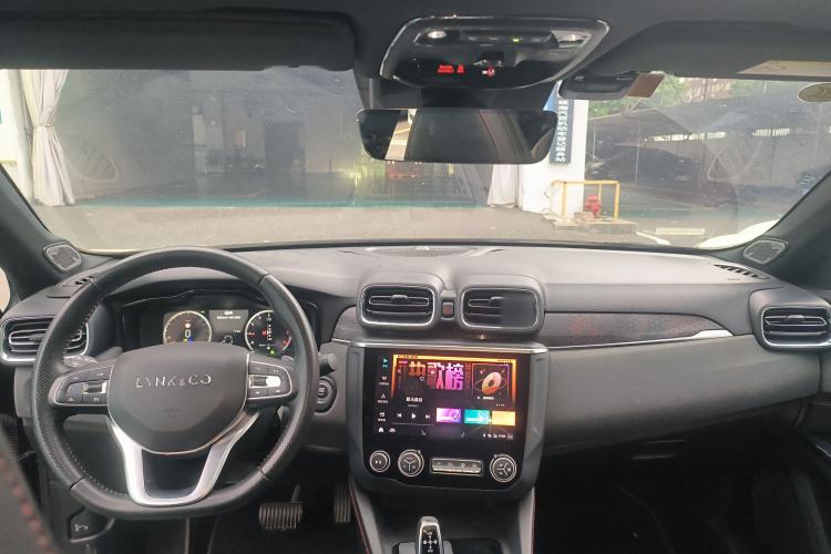 Used Lynk & Co 03 2019 1.5TD DCT JingPro Edition China VI Standard Center Console