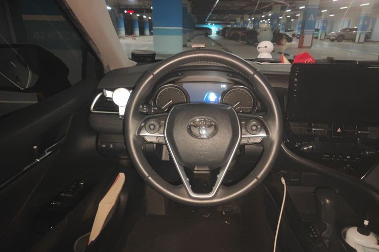 Used Toyota Camry 2021 2.0G Luxury Edition
