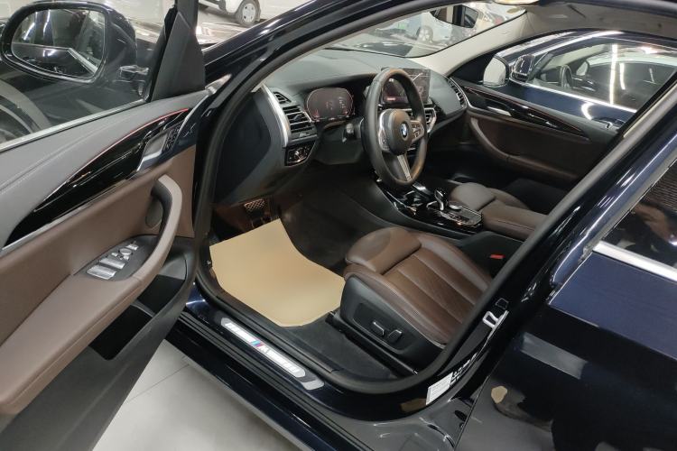 Used BMW X3 2023 xDrive25i M Sport Package Driver Seat