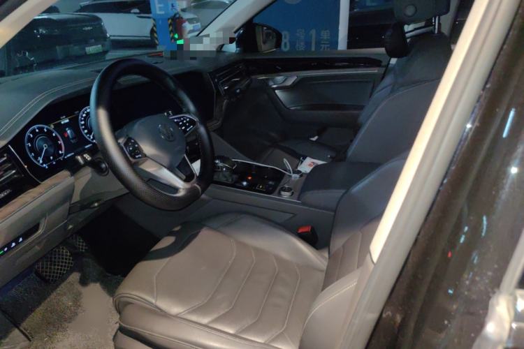 Used Volkswagen Touareg 2021 2.0 TSI RuiShang Edition Left Front Seat