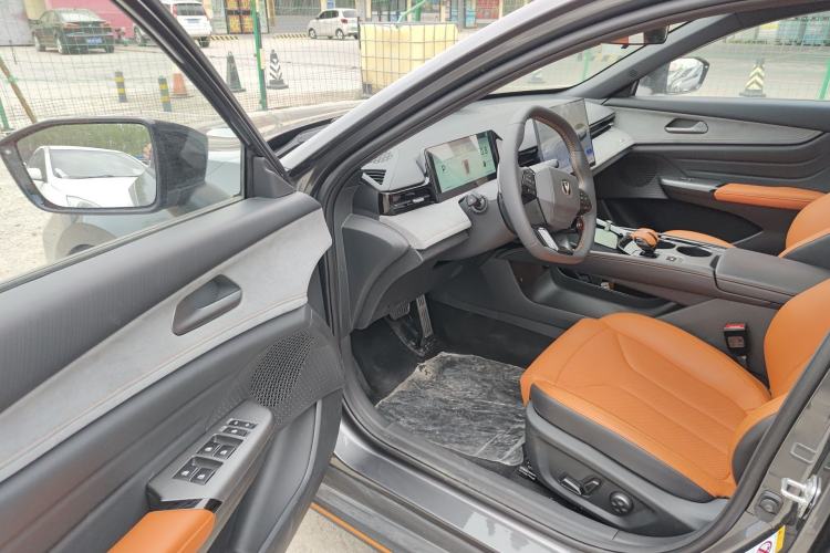 Used CHANGAN UNI-V 2025 Model Third-Generation 2.0T Dynamic Edition Driver Seat