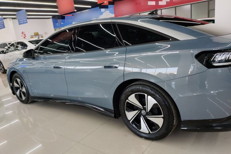 Used Volkswagen ID.7 VIZZION 2024 AIR model
