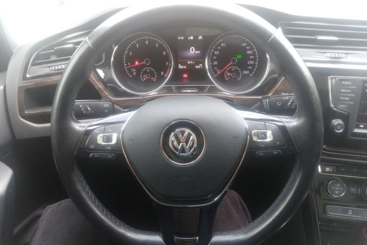 Used Volkswagen Touran 2016 Volkswagen Touran L 330TSI DSG Luxury Edition