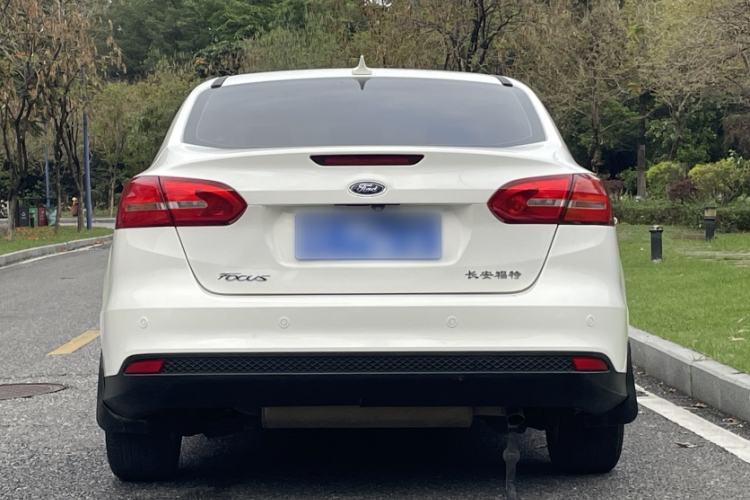 Used Ford Focus 2018 Sedan Classic 1.6L Automatic Trendy SmartDrive Edition