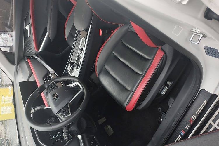 Used SOL X8 2021 300T DCT Leading Smart Connectivity Version 6 Seats