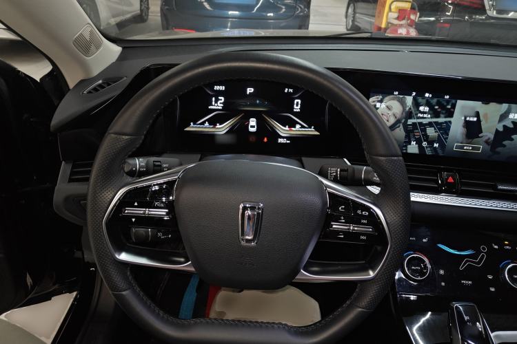 Used Bestune B70 2023 Third Generation 1.5T Automatic Enjoyment Version 70th Anniversary Edition
