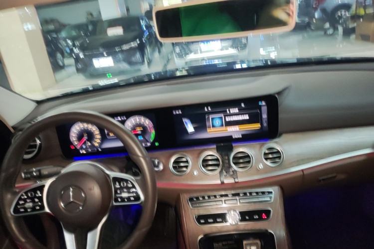 Used Mercedes-Benz E-Class New Energy 2020 E 300 e L Center Console