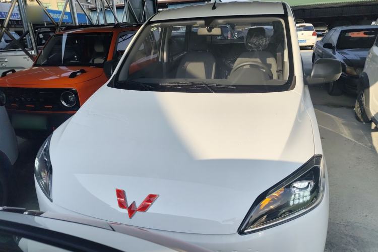 Used Wuling Hongguang New Energy 2025 Extended-Range Hybrid 50 km Utility Version Front