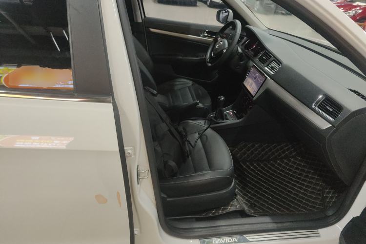 Used Volkswagen Lavida 2017 1.6L Manual Comfort Edition
