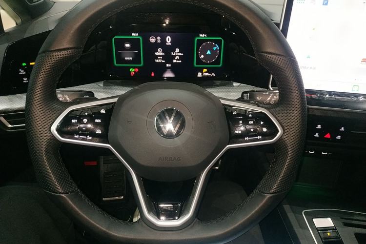 Used Volkswagen Golf 2025 300TSI R-Line Steering Wheel