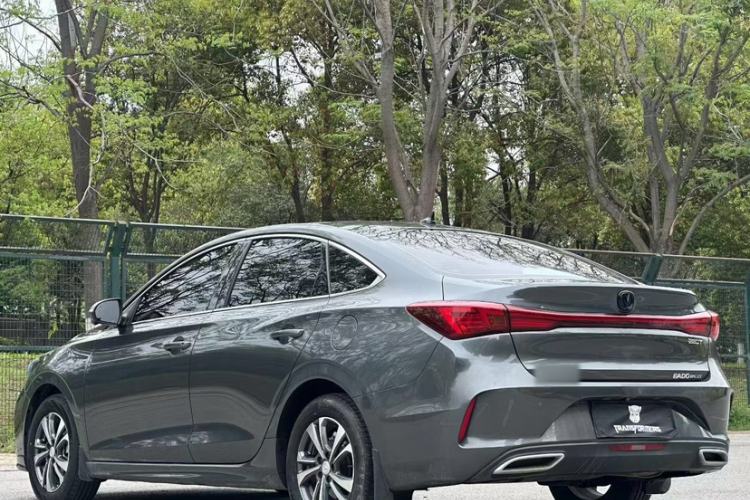 Used CHANGAN Eado 2023 Changan Edition PLUS Blue Whale NE 1.4T GDI DCT Prestige Version Exterior 3