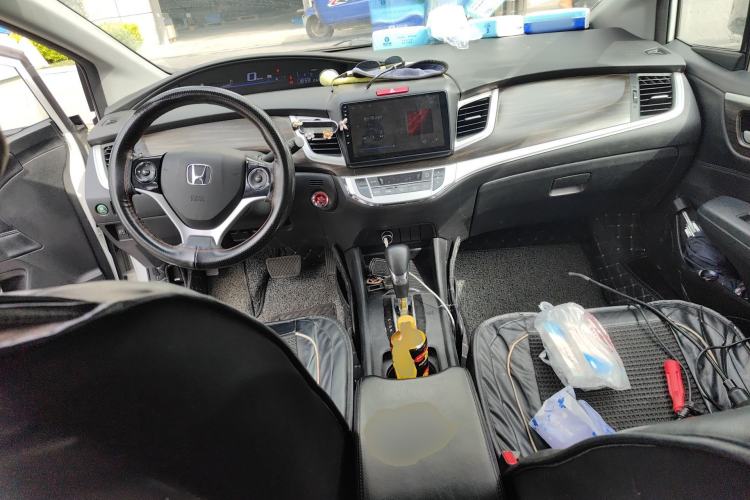 Used Honda Jade 2017 1.8L automatic Comfort version 5 seats Center Console