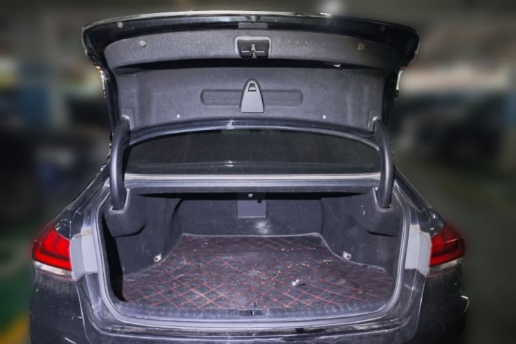 Used Hyundai Genesis 2015 3.0 GDi Two-Wheel-Drive Elite Edition