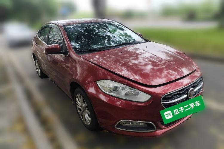 Used Fiat Viaggio 2015 1.4T Automatic Enjoyment Edition Front Right 45 Deg