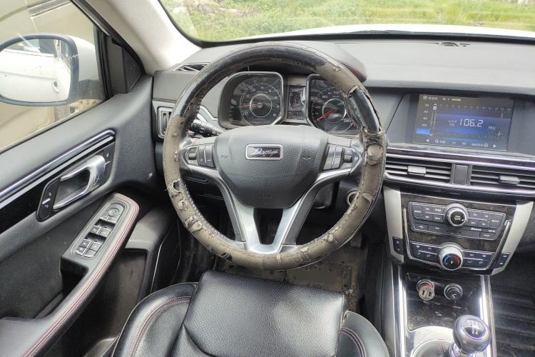 Used Zotye Domy X5 2017 Upgraded Model 1.5T Manual Luxury Version Steering Wheel