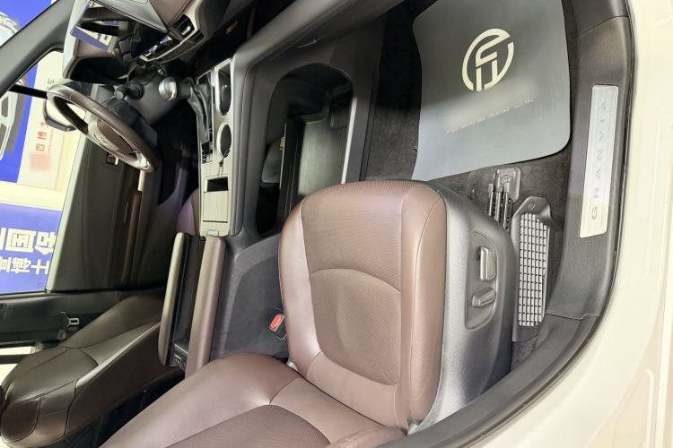 Used Toyota Granvia 2024 2.5L Hybrid Prestige PLUS Four-Wheel Drive Version
