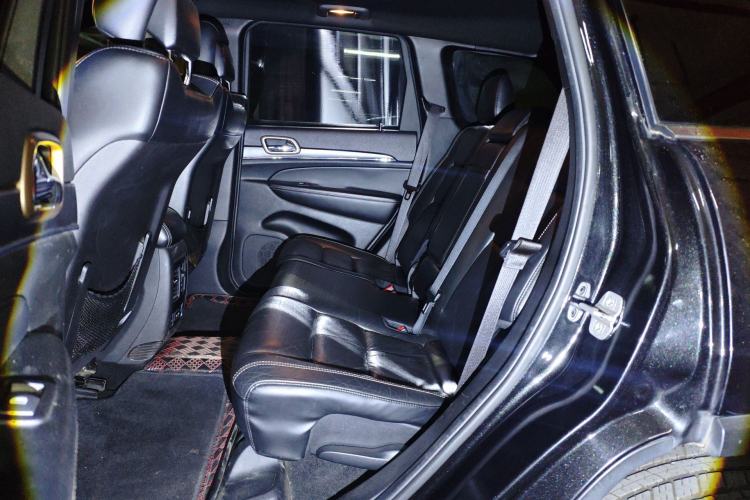 Used Jeep Grand Cherokee 2014 3.0L Comfort Navigation Edition Left Rear Seat