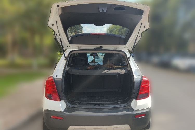 Used Chevrolet Trax 2016 1.4T Automatic Two-Wheel Drive Luxury Version Trunk